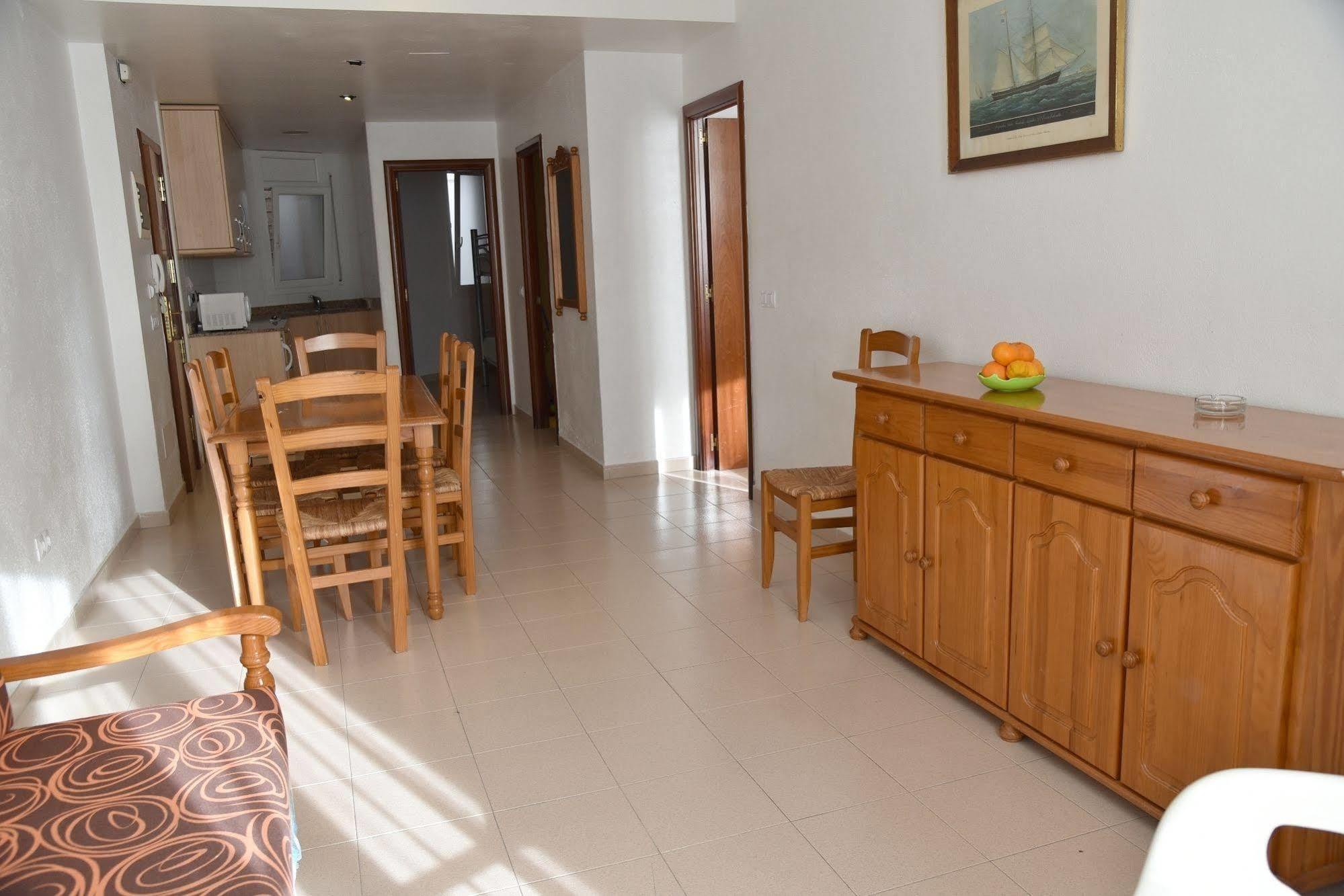 Apartamentos Ar Dosjoimi Лорет де Мар Екстериор снимка