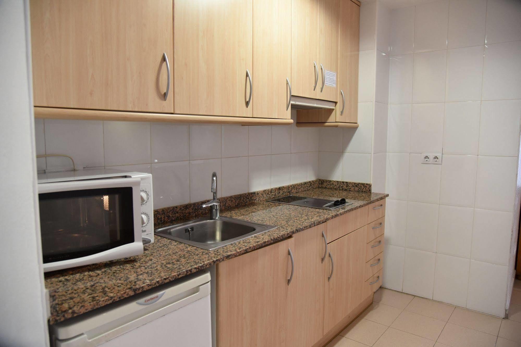 Apartamentos Ar Dosjoimi Лорет де Мар Екстериор снимка